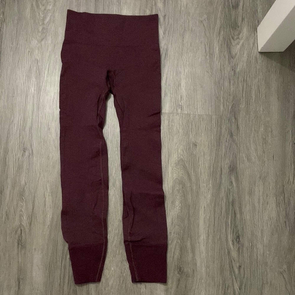 Lululemon leggings size 4